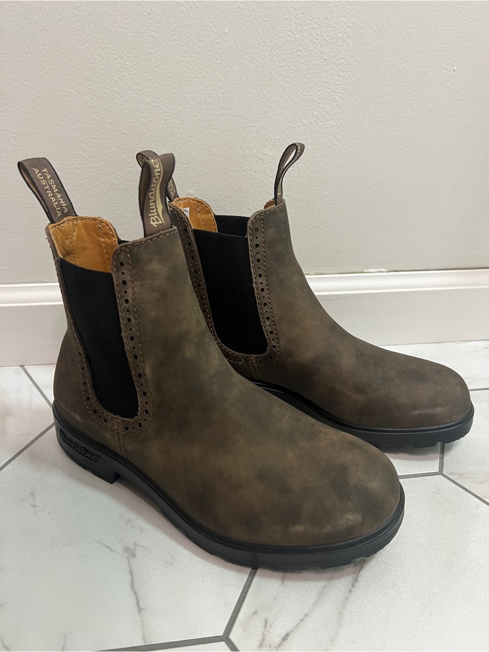 Blundstone High-Top 1351 Rustic Brown Chelsea Boot Size 8.5 Women's